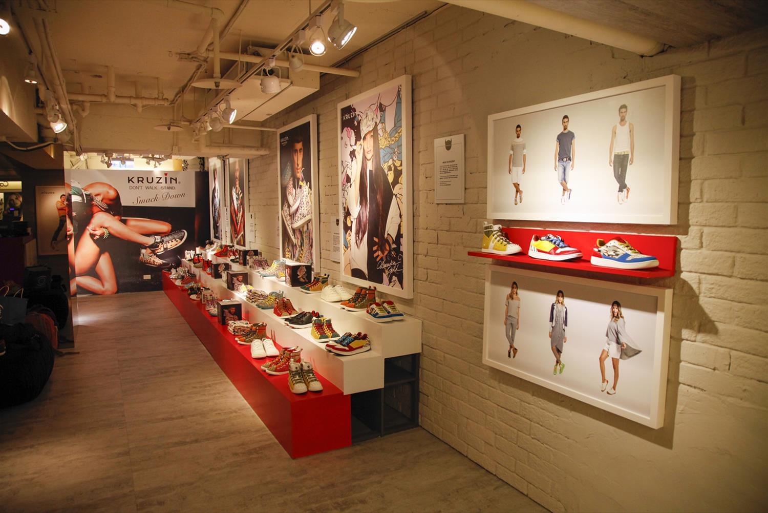 Kruzin Footwear Popup Store Galeria da Arquitetura