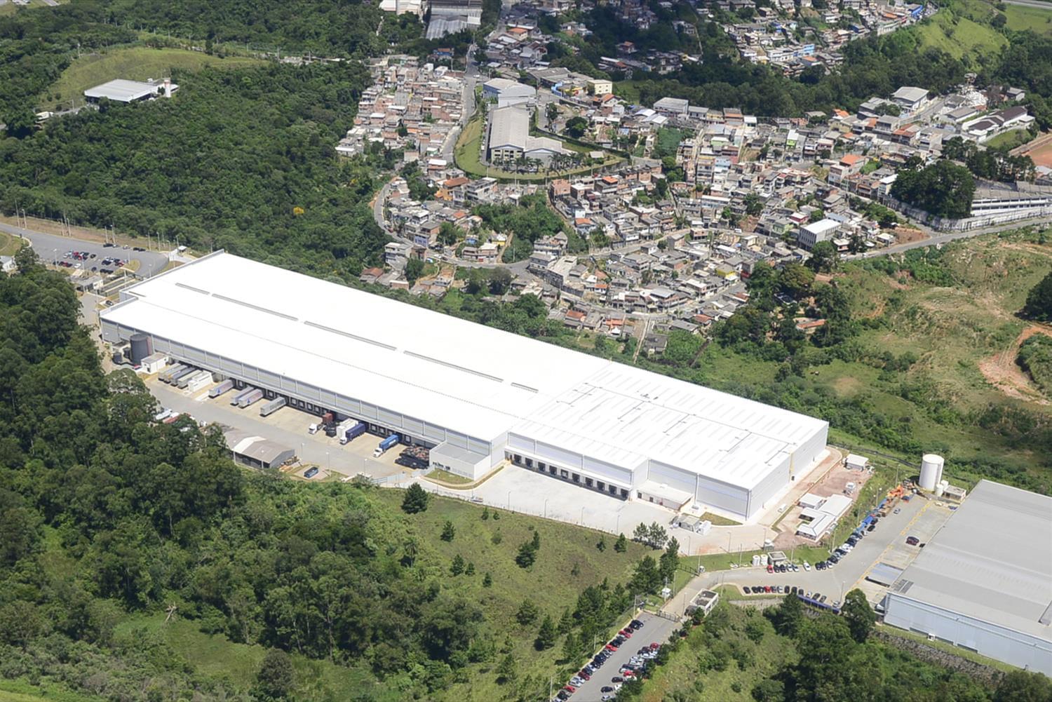 empresa adidas embu das artes