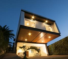 Casa Cubo Metálico