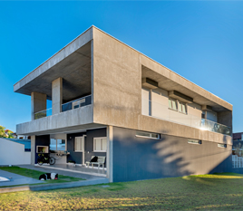 Casa J